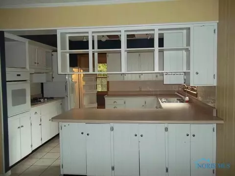 336 E Lima Ave, Ada, OH 45810 photo 5
