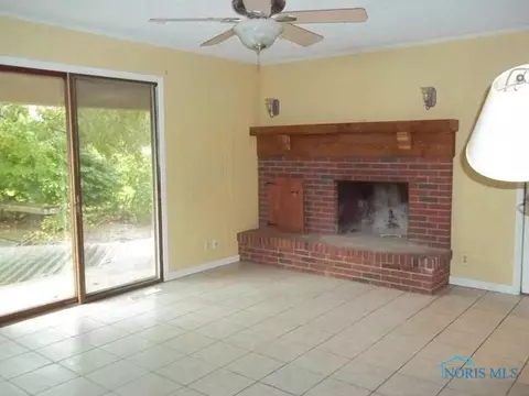 336 E Lima Ave, Ada, OH 45810 photo 4