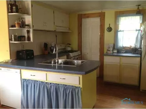 4246 Defiance Pike, Wayne, OH 43466 photo 2