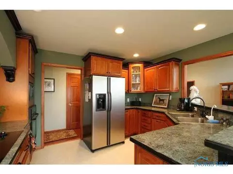 28331 Luckey Rd, Walbridge, OH 43465 photo 6