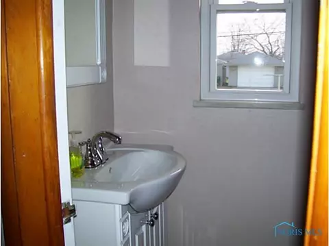 314 E Perry, Walbridge, OH 43465 photo 8