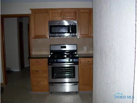 314 E Perry, Walbridge, OH 43465 photo 6