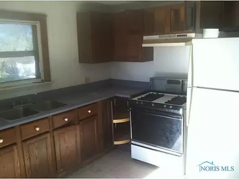 106 S Main St, Edon, OH 43518 photo 4