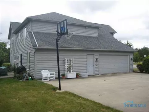 433 Connin St, Bryan, OH 43506 photo 2