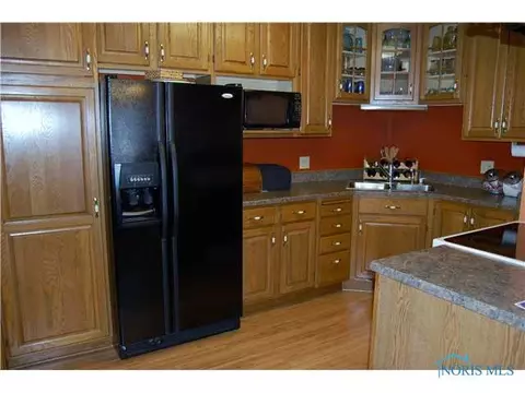 716 E 4th, Ottawa, OH 45875 photo 3