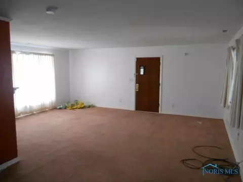 4349 Dorr St, Toledo, OH 43607 photo 2