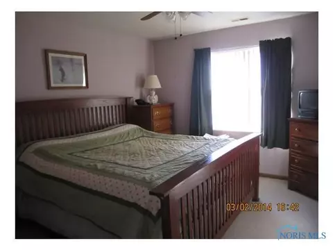 330 Gary Dr, Bryan, OH 43506 photo 9
