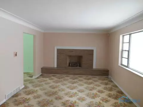 705 Mackow Dr, Toledo, OH 43607 photo 3