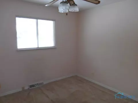 705 Mackow Dr, Toledo, OH 43607 photo 8