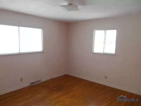 705 Mackow Dr, Toledo, OH 43607 photo 14
