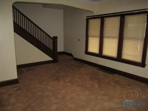 933 Avondale Ave, Toledo, OH 43607 photo 2