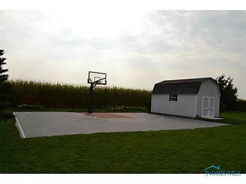 800 Greenview Ave, Delta, OH 43515 photo 13