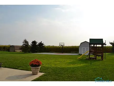 800 Greenview Ave, Delta, OH 43515 photo 12