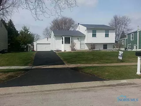 3237 Lantern Dr, Oregon, OH 43616 photo 1
