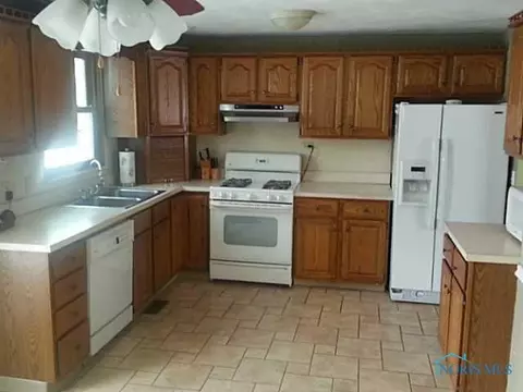 3237 Lantern Dr, Oregon, OH 43616 photo 6