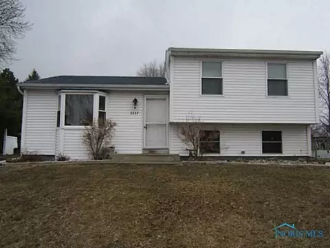 3237 Lantern Dr, Oregon, OH 43616 photo 2