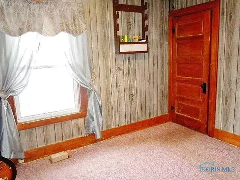 26187 E Broadway, Walbridge, OH 43465 photo 3