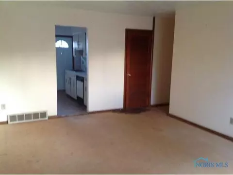 814 Independence Rd, Toledo, OH 43607 photo 4