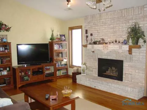 112 Shaffer Blvd, Bryan, OH 43506 photo 2