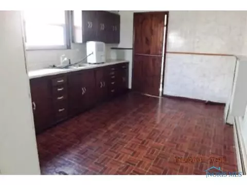111 E Maple St, Deshler, OH 43516 photo 5