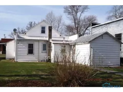 111 E Maple St, Deshler, OH 43516 photo 2