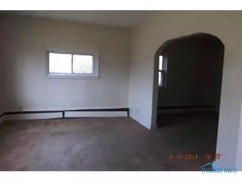 111 E Maple St, Deshler, OH 43516 photo 3