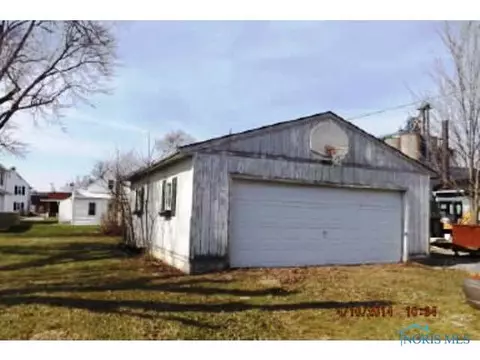 111 E Maple St, Deshler, OH 43516 photo 8