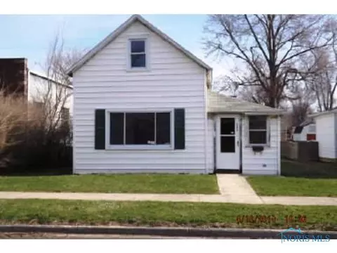 111 E Maple St, Deshler, OH 43516 photo 1