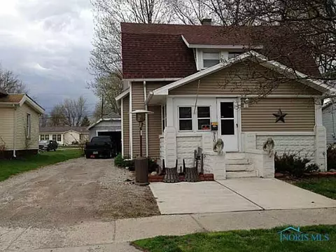 910 S Main St, Bryan, OH 43506 photo 1