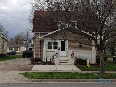 910 S Main St, Bryan, OH 43506 photo 2