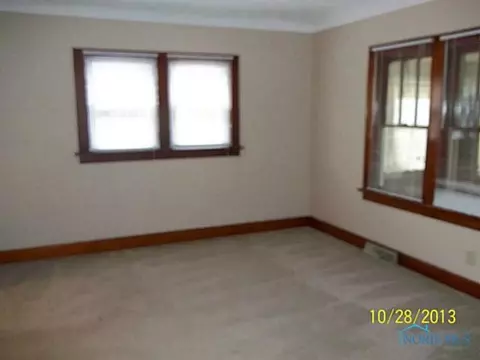 5428 Pickle Rd, Oregon, OH 43616 photo 3
