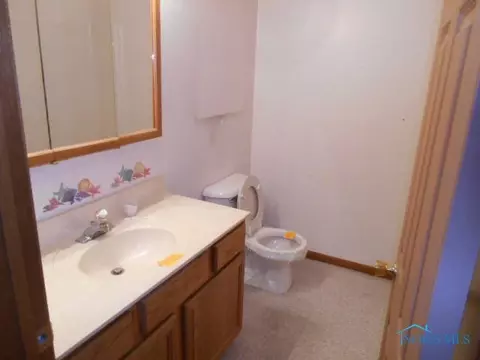 8975 County Rd E, Delta, OH 43515 photo 13