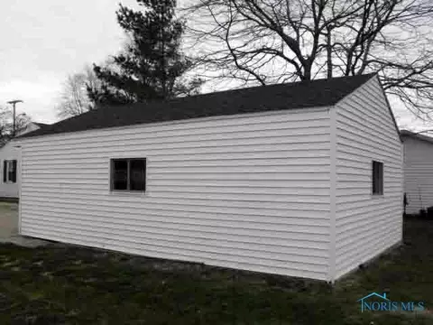 109 Fairview, Lyons, OH 43533 photo 5