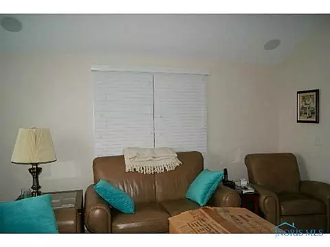 4371 E Crystal Ridge Dr, Maumee, OH 43537 photo 8