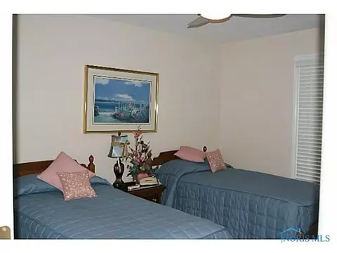 4371 E Crystal Ridge Dr, Maumee, OH 43537 photo 9
