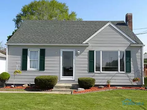 104 Ash St, Lyons, OH 43533 photo 1