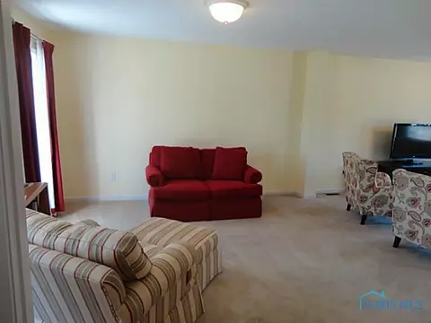336 Walker Ave, Luckey, OH 43443 photo 2