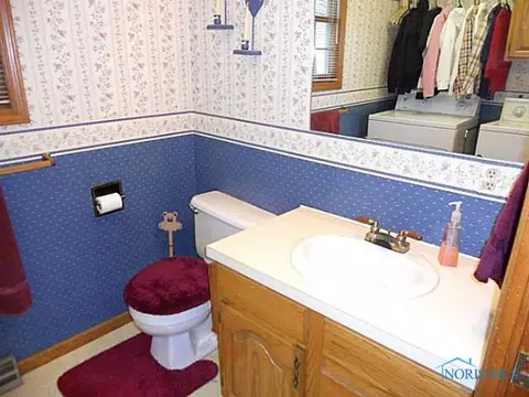 137 Oak Meadows Dr, Bryan, OH 43506 photo 14