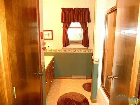 137 Oak Meadows Dr, Bryan, OH 43506 photo 12