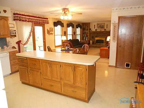 137 Oak Meadows Dr, Bryan, OH 43506 photo 3