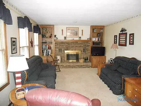137 Oak Meadows Dr, Bryan, OH 43506 photo 4