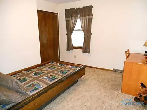 137 Oak Meadows Dr, Bryan, OH 43506 photo 11