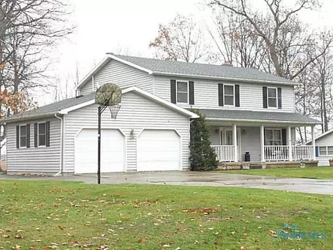 137 Oak Meadows Dr, Bryan, OH 43506 photo 1
