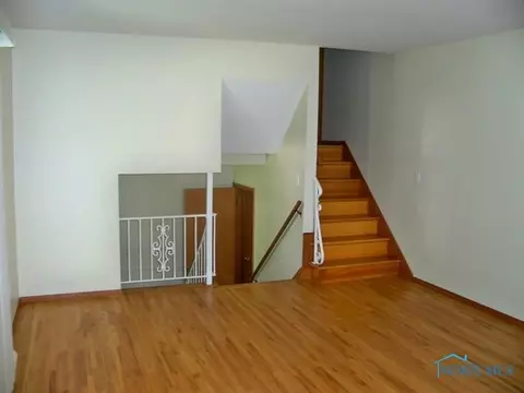 2327 Valeway Dr, Toledo, OH 43613 photo 13