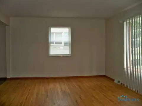 2327 Valeway Dr, Toledo, OH 43613 photo 12