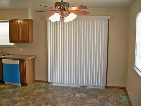 2327 Valeway Dr, Toledo, OH 43613 photo 15