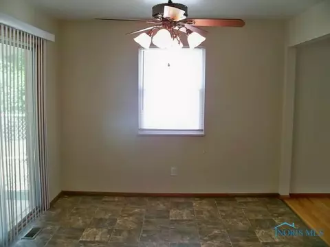 2327 Valeway Dr, Toledo, OH 43613 photo 4