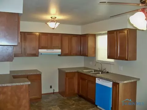 2327 Valeway Dr, Toledo, OH 43613 photo 5