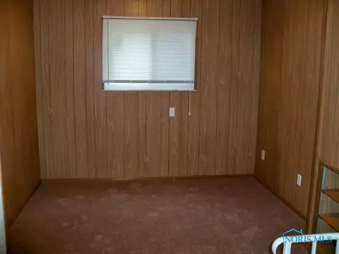 2327 Valeway Dr, Toledo, OH 43613 photo 8