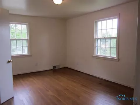 1114 Main, Genoa, OH 43430 photo 12